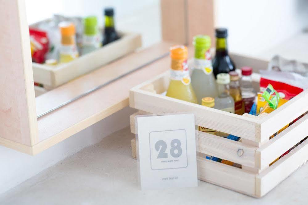 Hotel 28 Kamári Kültér fotó